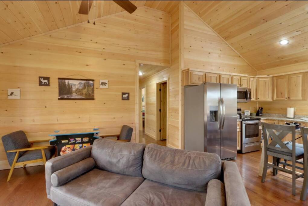 New Serene, Fun & Comfy Cabin- Covered Deck, Grill, Arcade Murphy Exterior foto