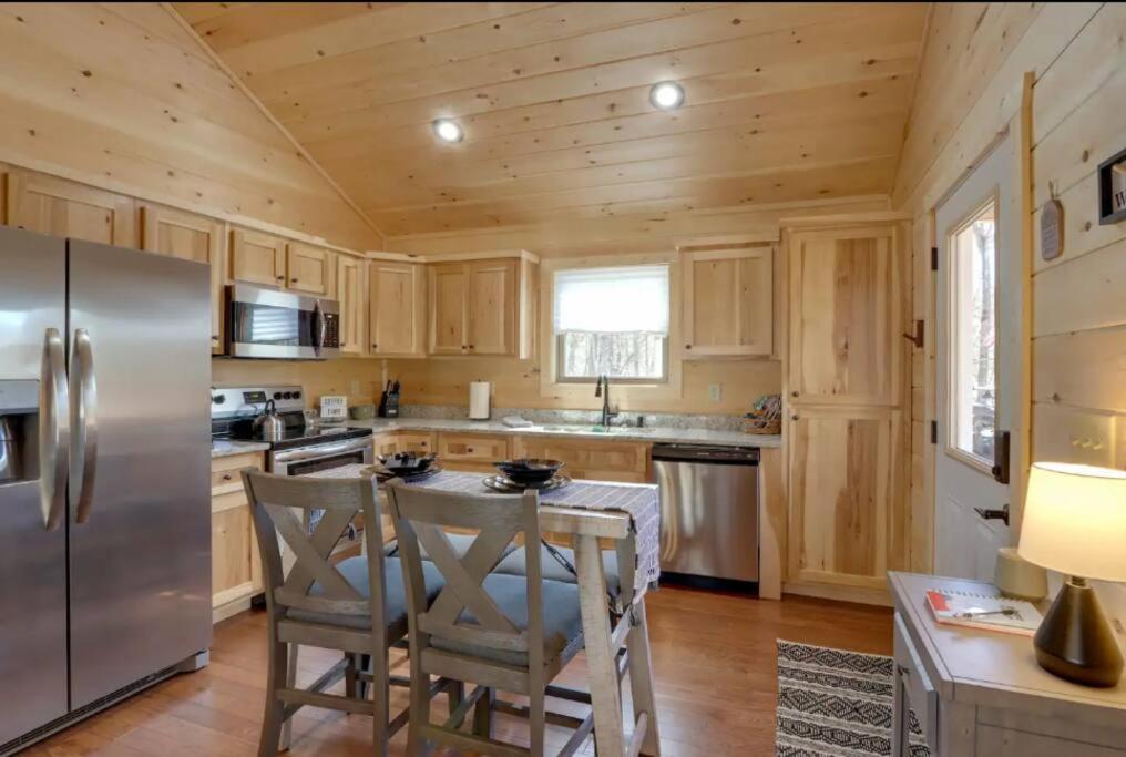 New Serene, Fun & Comfy Cabin- Covered Deck, Grill, Arcade Murphy Exterior foto