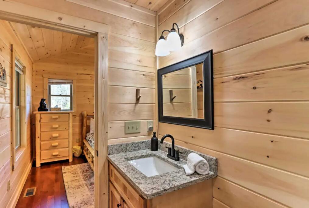 New Serene, Fun & Comfy Cabin- Covered Deck, Grill, Arcade Murphy Exterior foto